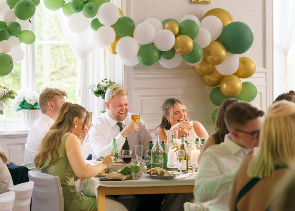 Bröllopsfest i bygdegården i Husby-rekarne